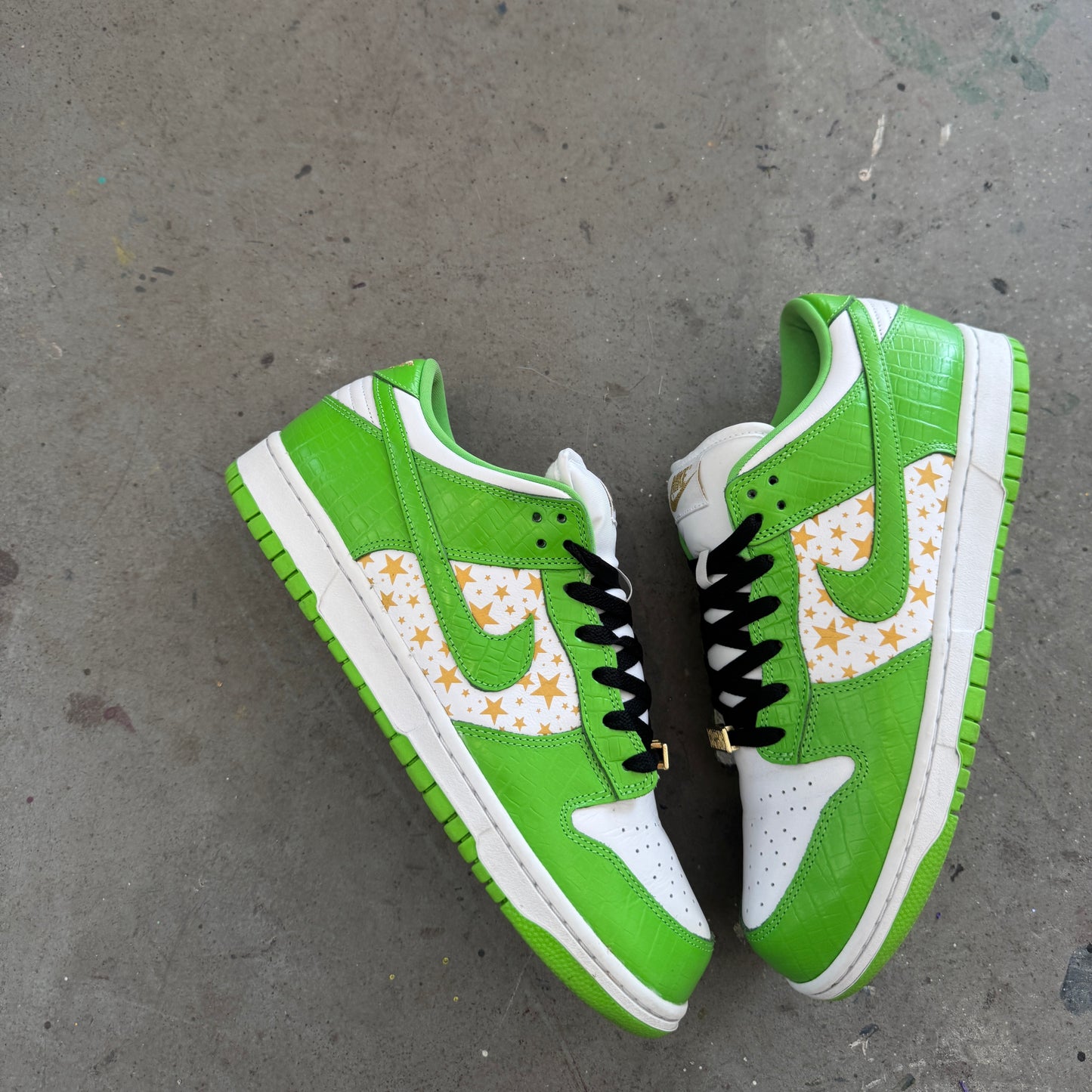 Supreme x Nike SB Dunk Low